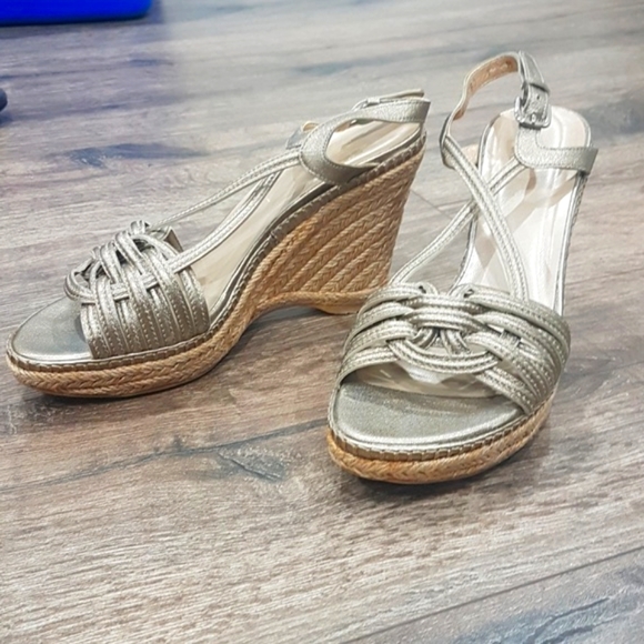 STUART WEITZMAN Gold Leather & Jute Sandals Size 7 - Picture 3 of 8